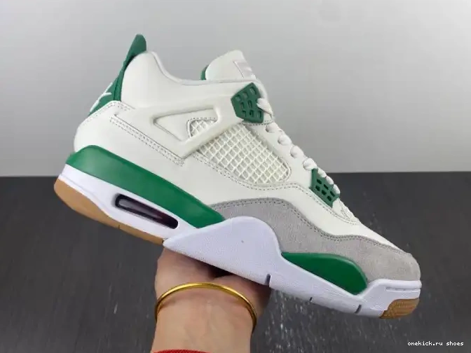 Rep SB Green Air Nike Pine Jordan x DR5415-103 4 0418